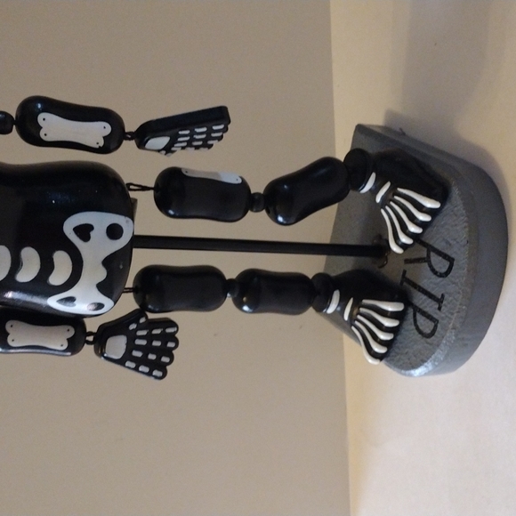 Nutcracker Skeleton - Picture 3 of 8